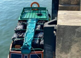 Galakkan Operasi Gempur Rokok Ilegal, Bea Cukai Batam Amankan Kapal Cepat Berisi Ratusan Ribu Rokok Ilegal