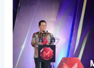 Gubernur Ansar Menerima Penghargaan Kategori ‘Inovatif Untuk Negeri’