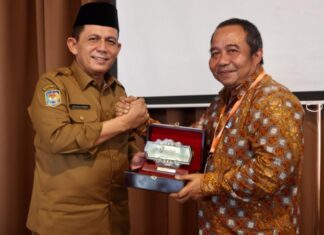 Gubernur Ansar Beraudiensi dengan Pimpinan PT PLN Bright Batam