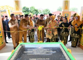 Gubernur Ansar Resmikan Bertuah Edotel di SMKN 2 Batam