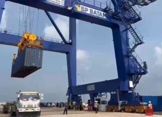 STS Crane Pelabuhan Batu Ampar Mulai Layani Kegiatan Bongkar Muat