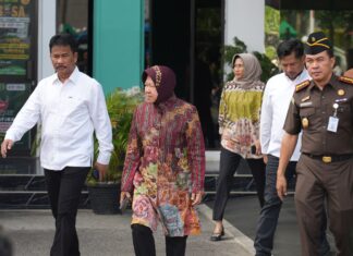 Muhammad Rudi Dampingi Menteri Sosial RI Serahkan Dokumen Kependudukan Bagi Anak Naungan LKSA se-Kota Batam