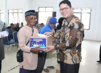 Peduli Lansia, Peserta Pelatihan Kepemimpinan Nasional di Gelar