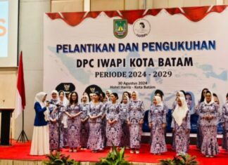 Ketua DPC IWAPI Kota Batam Rina Safitri, Resmi Dilantik Walikota Batam