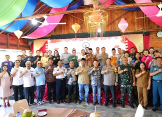 KAPOLDA KEPRI HADIRI PERAYAAN GONG XI FA CAI DAN BAHAS SINERGI INDUSTRI MARITIM