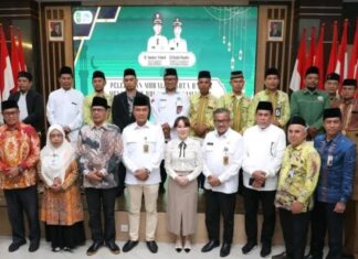 Li Claudia Berangkatkan Mubaligh Kota Batam yang bertugas selama Bulan Suci Ramadhan