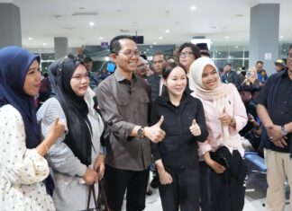 Pastikan Kelancaran Mudik, Amsakar-Li Claudia Tinjau Pelabuhan dan Bandara