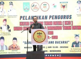 Amsakar Hadiri Pelantikan Pengurus IKTD Kota Batam