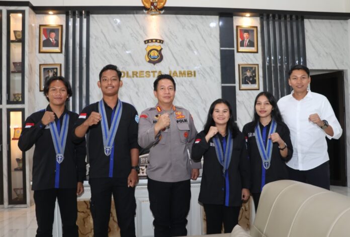 Oplus_16777216