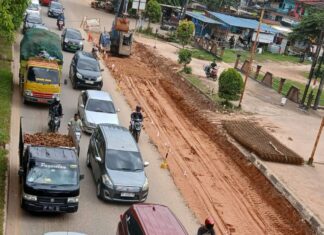 Tindaklanjuti Laporan Masyarakat, BP Batam Lakukan Perbaikan Jalan Letjen Suprapto SP Plaza