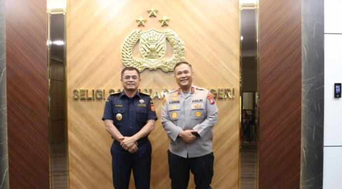 KAPOLDA KEPRI TERIMA KUNJUNGAN SILATURAHMI DIRJEN BEA DAN CUKAI