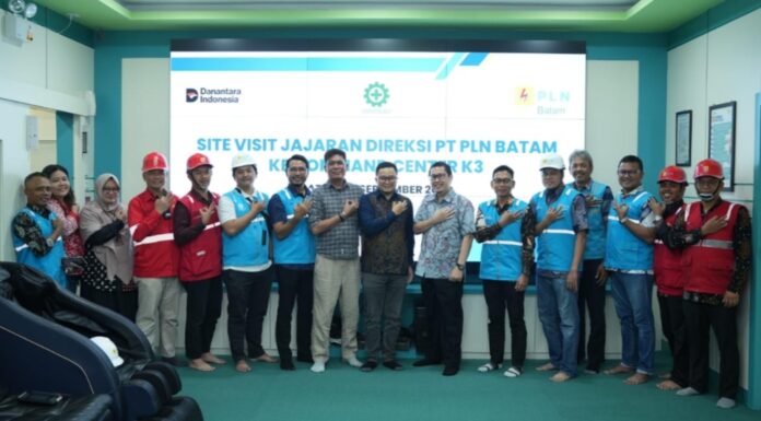 Direksi PLN Batam Tinjau Command Centre K3, Dorong Digitalisasi Pengawasan Keselamatan Kerja