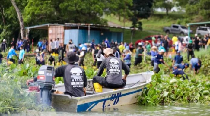 BP Batam dan Warga Gotong Royong Bersihkan Waduk Duriangkang