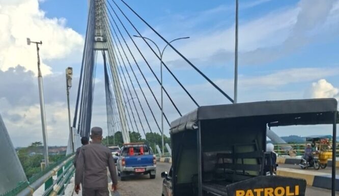 Patroli Gabungan Tertibkan Parkir Liar di Jembatan 1 Barelang